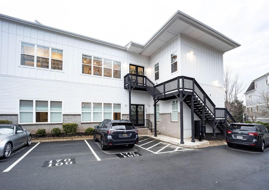 2 bedroom, 2 bathroom, 1,440 sq ft condominium sold at 170 Fowler Street 200, Woodstock, GA 30188