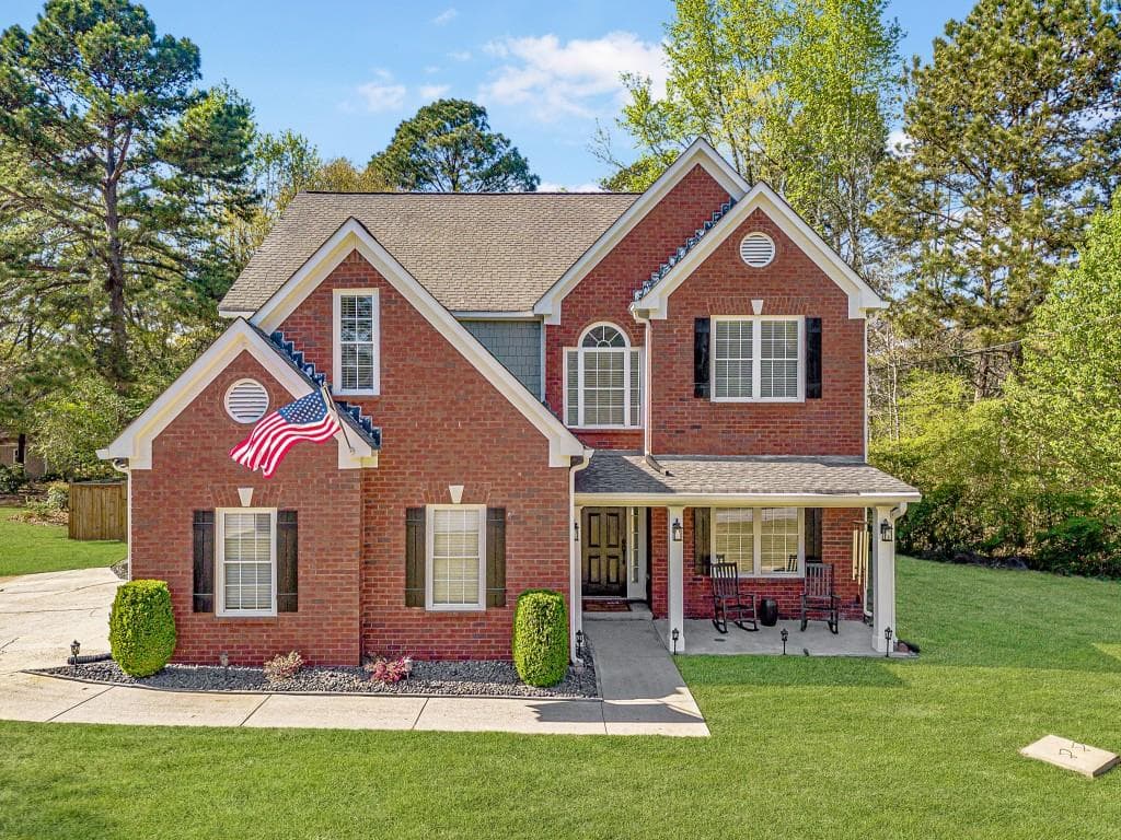 3 bedroom, 3 bathroom, 2,763 sq ft single family residence sold at 247 Garden Walk Way, Loganville, GA 30052
