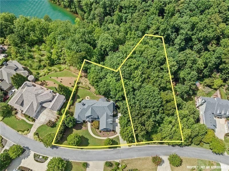 single family residence for sale at 3722 Wavespray Court, Gainesville, GA 30506 — photo 2