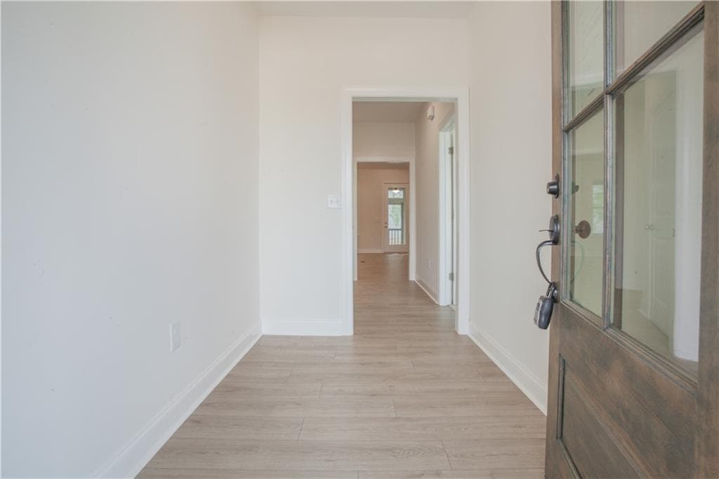 2 bedroom, 3 bathroom, 1,494 sq ft single family residence for sale at 390 Maple View, Carrollton, GA 30117 — photo 3