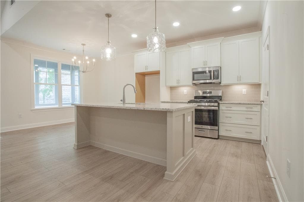 2 bedroom, 3 bathroom, 1,494 sq ft single family residence for sale at 390 Maple View, Carrollton, GA 30117 — photo 4