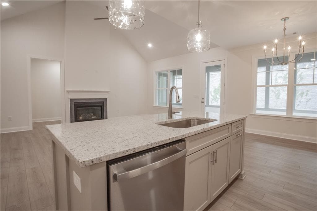 2 bedroom, 3 bathroom, 1,494 sq ft single family residence for sale at 390 Maple View, Carrollton, GA 30117 — photo 5