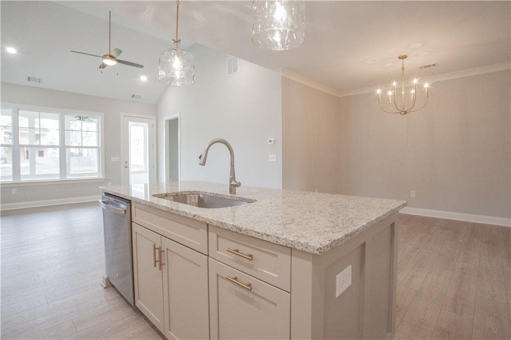 3 bedroom, 4 bathroom, 2,087 sq ft single family residence under contract at 107 Magnolia Lane, Carrollton, GA 30117 — photo 5