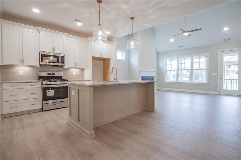 3 bedroom, 4 bathroom, 2,087 sq ft single family residence under contract at 107 Magnolia Lane, Carrollton, GA 30117 — photo 6