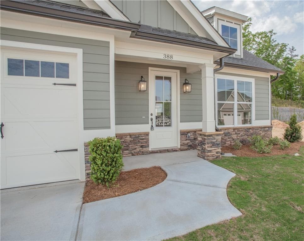 3 bedroom, 4 bathroom, 1,940 sq ft single family residence for sale at 388 Maple View Drive, Carrollton, GA 30117 — photo 2