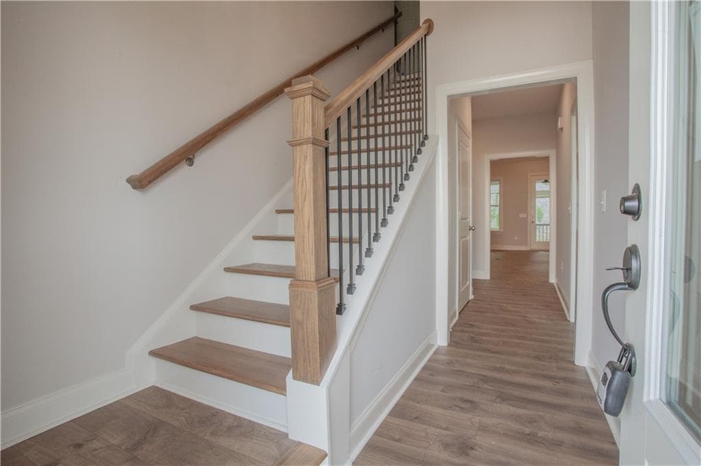 3 bedroom, 4 bathroom, 1,940 sq ft single family residence for sale at 388 Maple View Drive, Carrollton, GA 30117 — photo 3