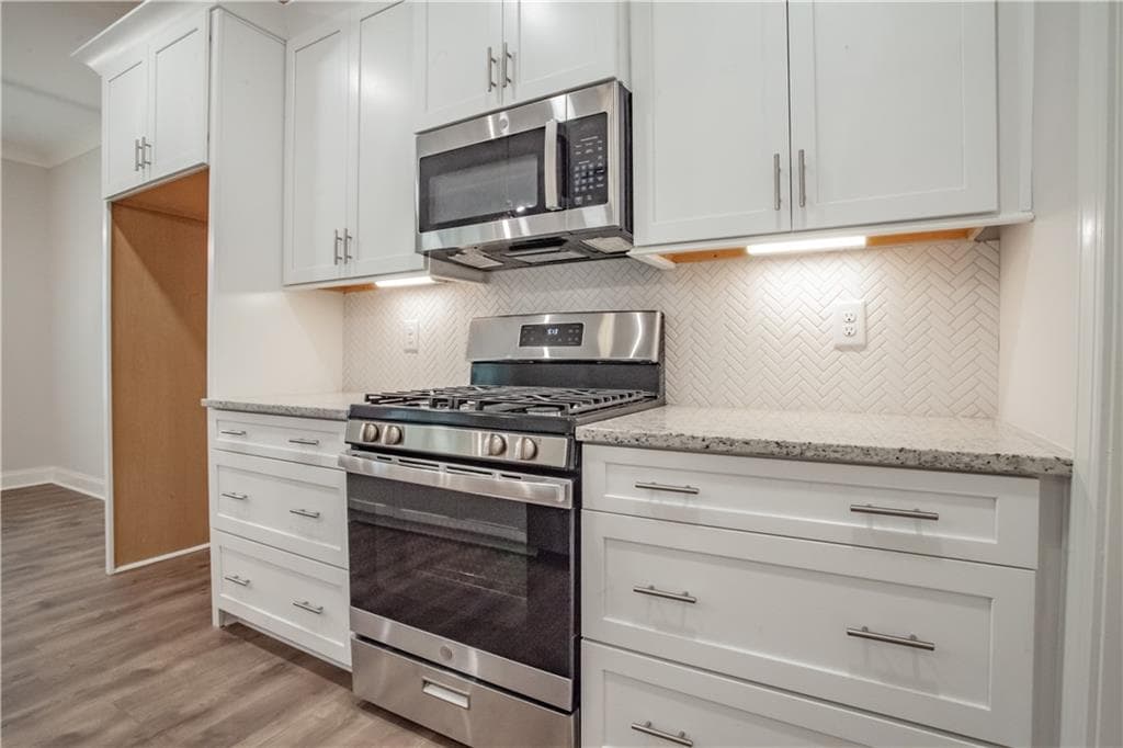 3 bedroom, 4 bathroom, 1,940 sq ft single family residence for sale at 388 Maple View Drive, Carrollton, GA 30117 — photo 6
