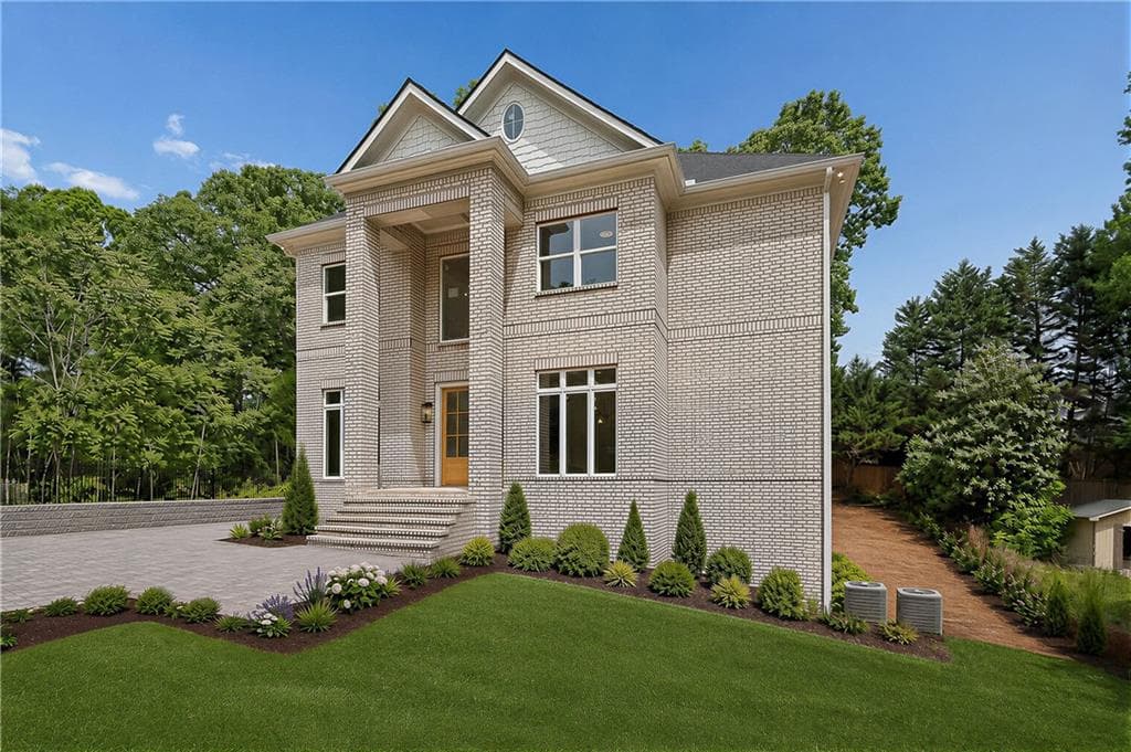 5 bedroom, 4 bathroom, 3,851 sq ft single family residence for sale at 10745 Waters Road, Alpharetta, GA 30022 — photo 3