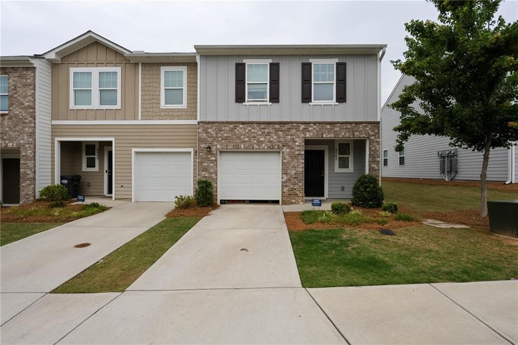3 bedroom, 3 bathroom, 1,480 sq ft townhouse for sale at 3541 Condor Court, Atlanta, GA 30331