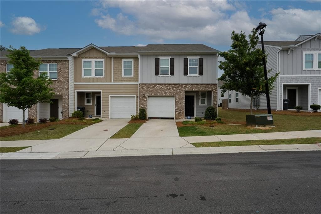 3 bedroom, 3 bathroom, 1,480 sq ft townhouse for sale at 3541 Condor Court, Atlanta, GA 30331 — photo 2