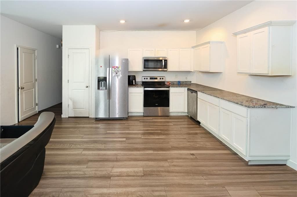 3 bedroom, 3 bathroom, 1,480 sq ft townhouse for sale at 3541 Condor Court, Atlanta, GA 30331 — photo 7