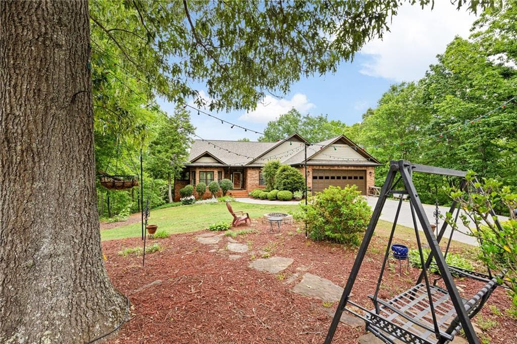 4 bedroom, 3 bathroom, 4,143 sq ft single family residence for sale at 101 Sunset Drive, Cartersville, GA 30121 — photo 5