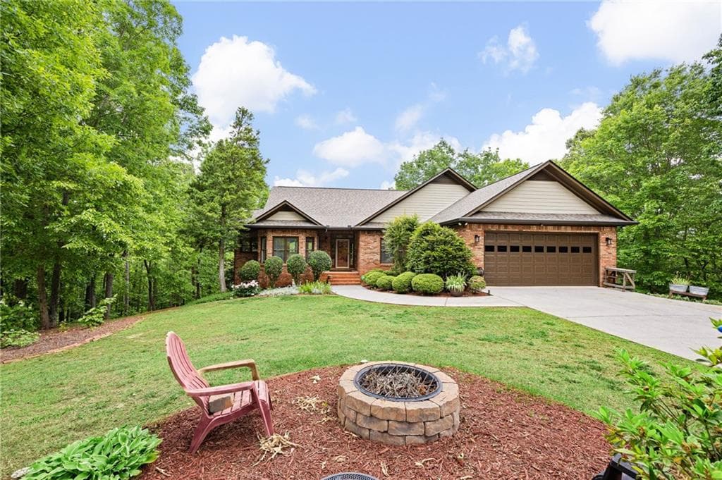 4 bedroom, 3 bathroom, 4,143 sq ft single family residence for sale at 101 Sunset Drive, Cartersville, GA 30121 — photo 9