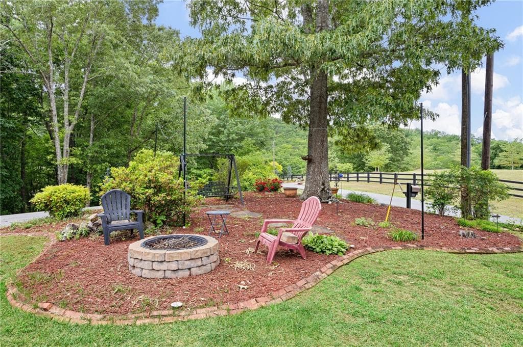 4 bedroom, 3 bathroom, 4,143 sq ft single family residence for sale at 101 Sunset Drive, Cartersville, GA 30121 — photo 6