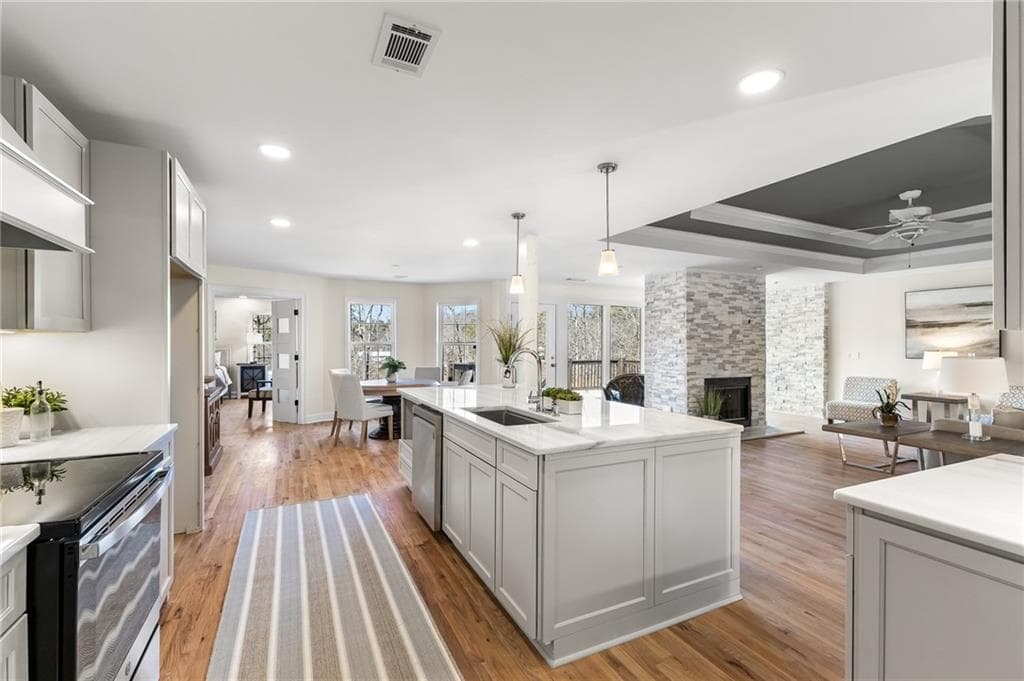 5 bedroom, 3 bathroom, 4,704 sq ft single family residence for sale at 8160 Stone Hill Road, Cumming, GA 30028 — photo 9