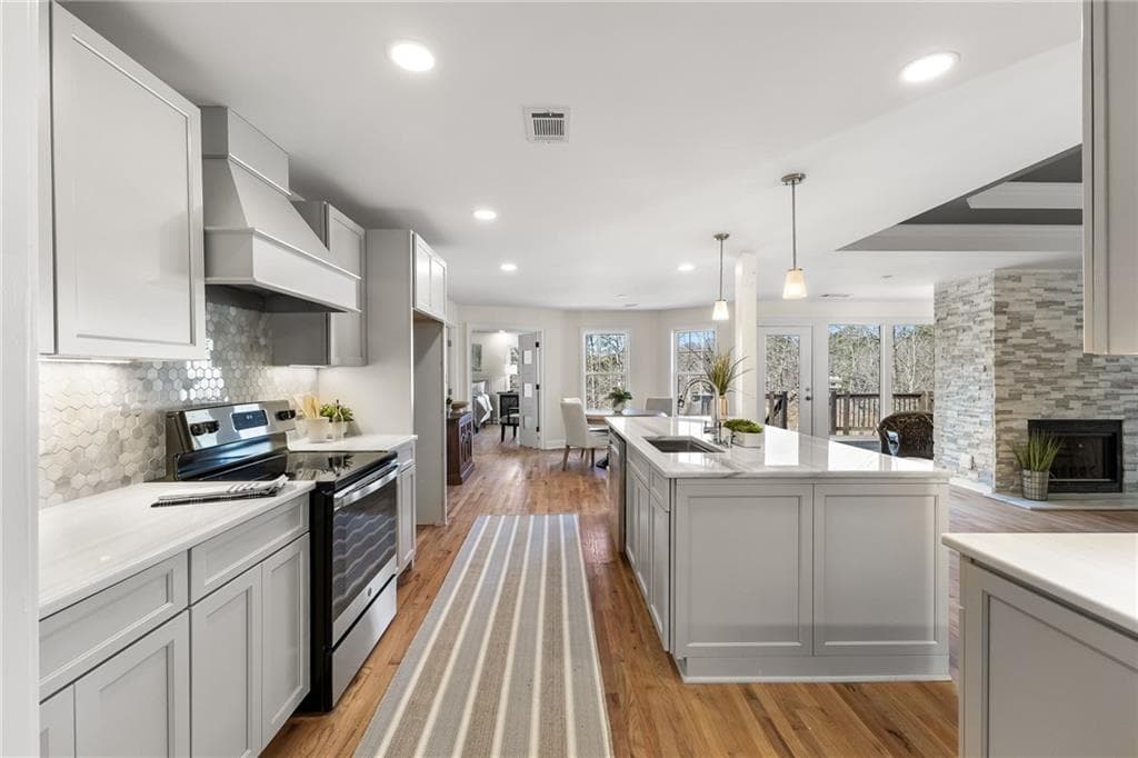 5 bedroom, 3 bathroom, 4,704 sq ft single family residence for sale at 8160 Stone Hill Road, Cumming, GA 30028 — photo 10