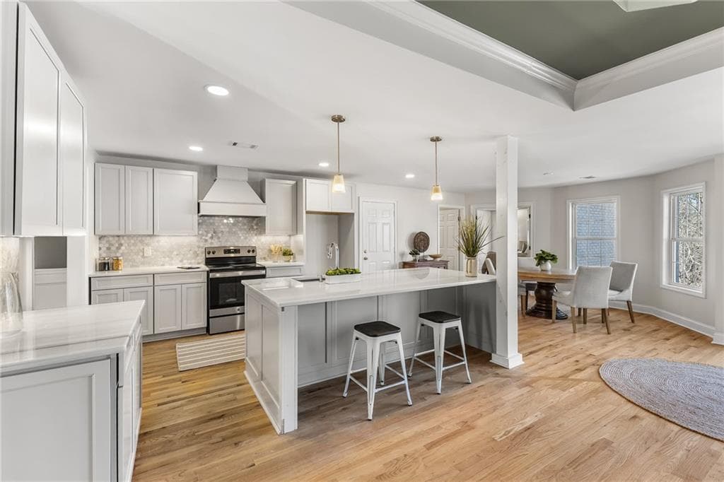 5 bedroom, 3 bathroom, 4,704 sq ft single family residence for sale at 8160 Stone Hill Road, Cumming, GA 30028 — photo 3