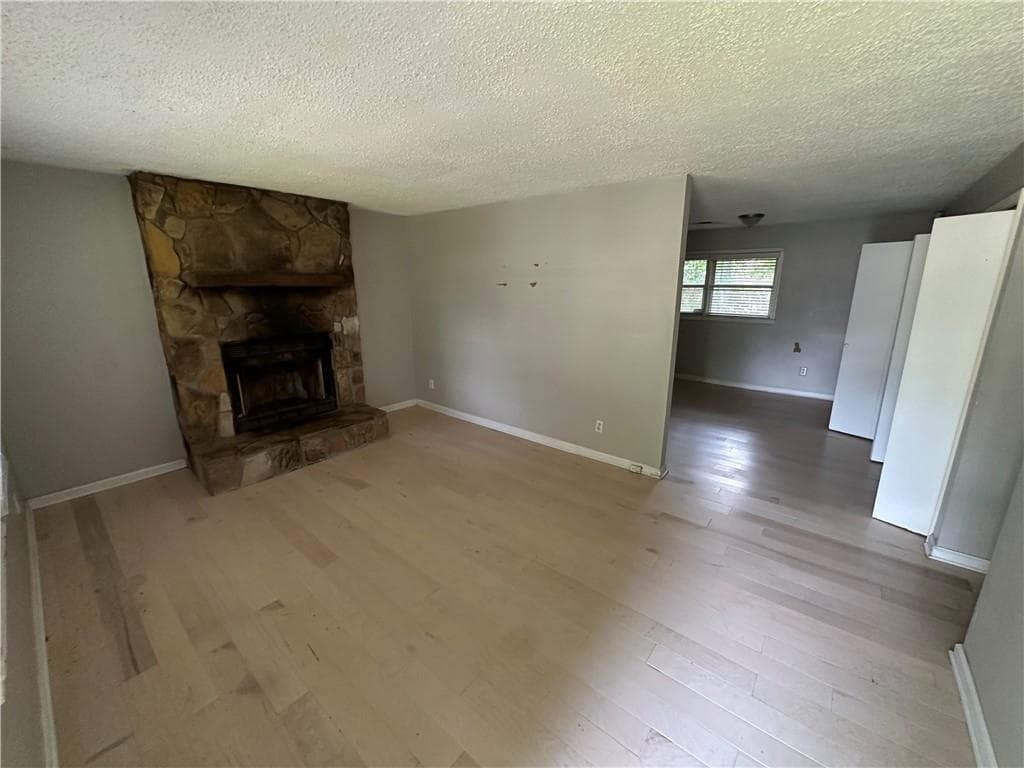 3 bedroom, 2 bathroom, 1,107 sq ft single family residence for sale at 9182 Bent Pine Court, Covington, GA 30014 — photo 4
