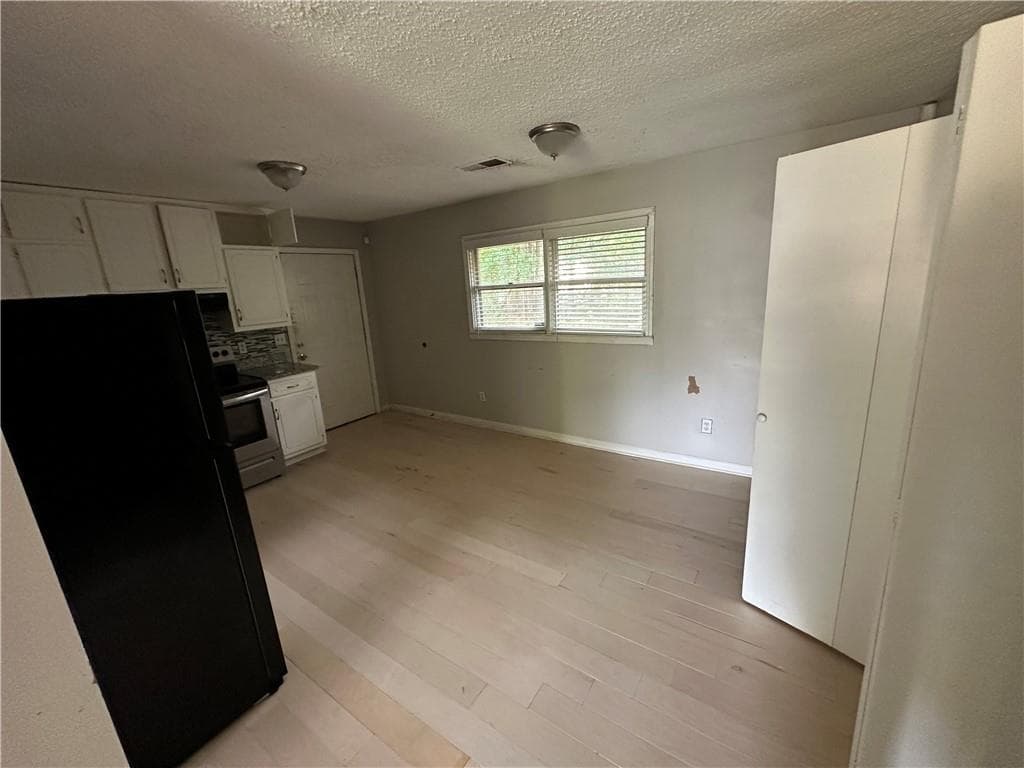 3 bedroom, 2 bathroom, 1,107 sq ft single family residence for sale at 9182 Bent Pine Court, Covington, GA 30014 — photo 7