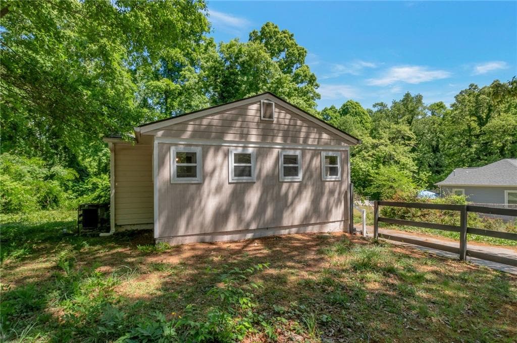 3 bedroom, 2 bathroom, 1,000 sq ft single family residence for sale at 4436 Highland Road, Decatur, GA 30035 — photo 2