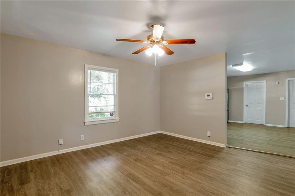 3 bedroom, 2 bathroom, 1,000 sq ft single family residence for sale at 4436 Highland Road, Decatur, GA 30035 — photo 3