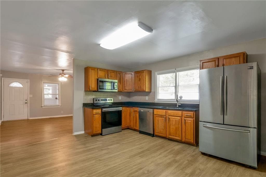 3 bedroom, 2 bathroom, 1,000 sq ft single family residence for sale at 4436 Highland Road, Decatur, GA 30035 — photo 5