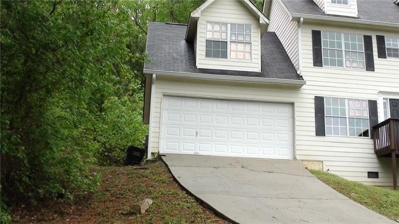 4 bedroom, 3 bathroom, 1,828 sq ft single family residence under contract at 3845 Laurel Brook Lane, Snellville, GA 30039 — photo 7