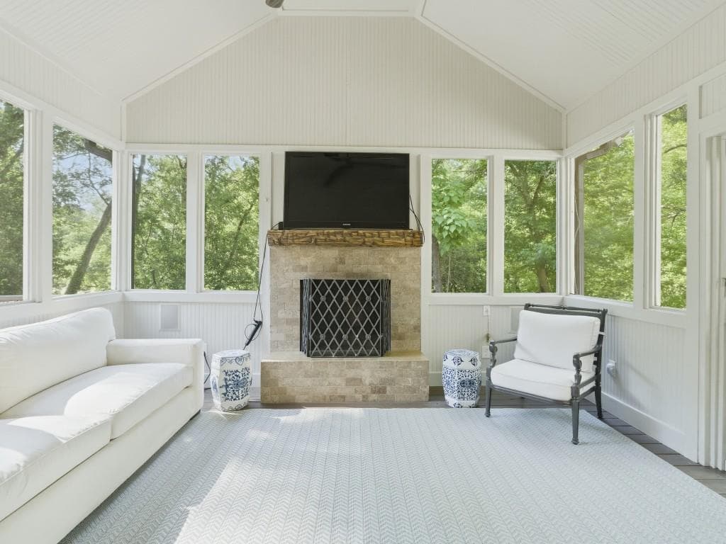 5 bedroom, 5 bathroom, 4,006 sq ft single family residence for sale at 1350 Battleview Drive, Atlanta, GA 30327 — photo 3