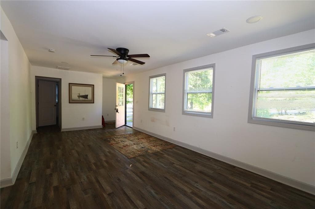 3 bedroom, 2 bathroom, 992 sq ft single family residence for sale at 2178 Penelope Street, Atlanta, GA 30314 — photo 6