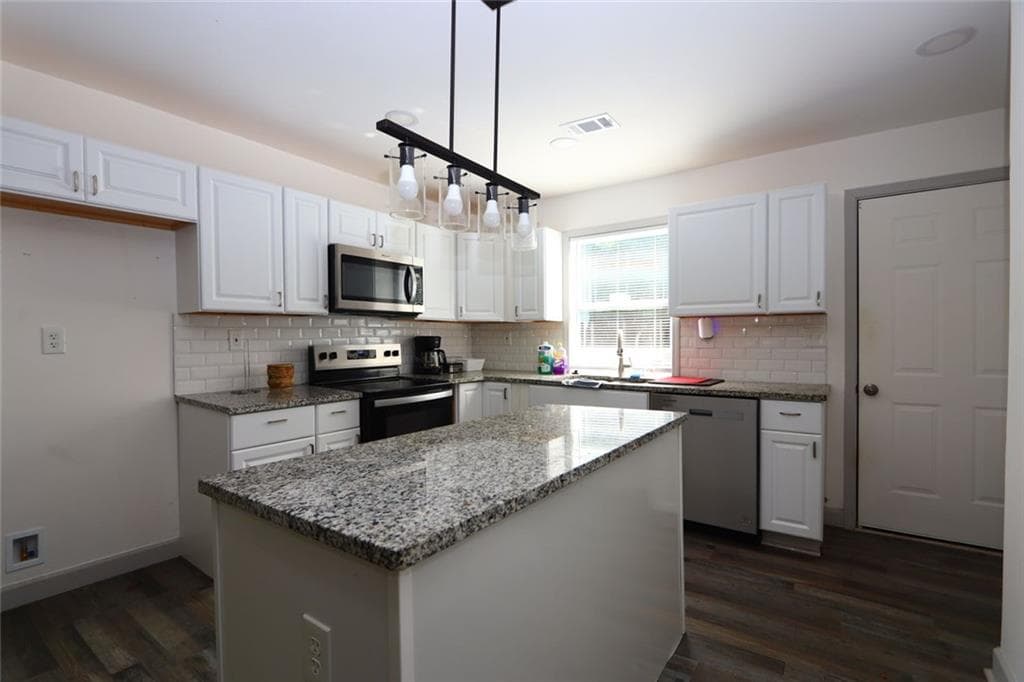 3 bedroom, 2 bathroom, 992 sq ft single family residence for sale at 2178 Penelope Street, Atlanta, GA 30314 — photo 10