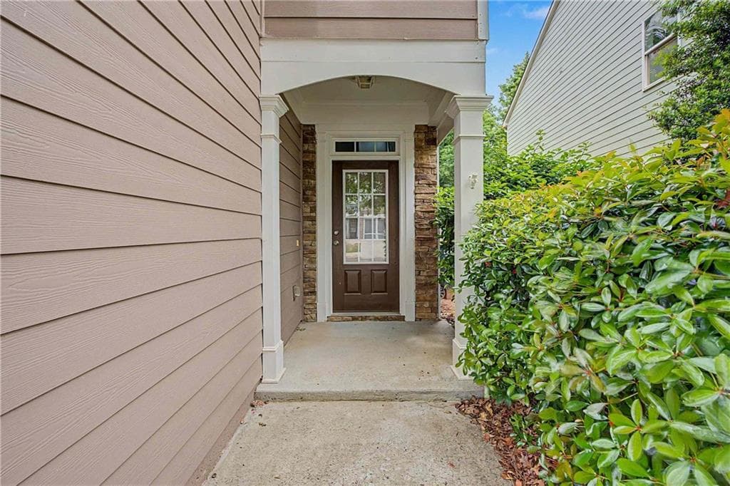 3 bedroom, 3 bathroom, 1,878 sq ft single family residence for sale at 6060 Bentley Way, Cumming, GA 30040 — photo 3