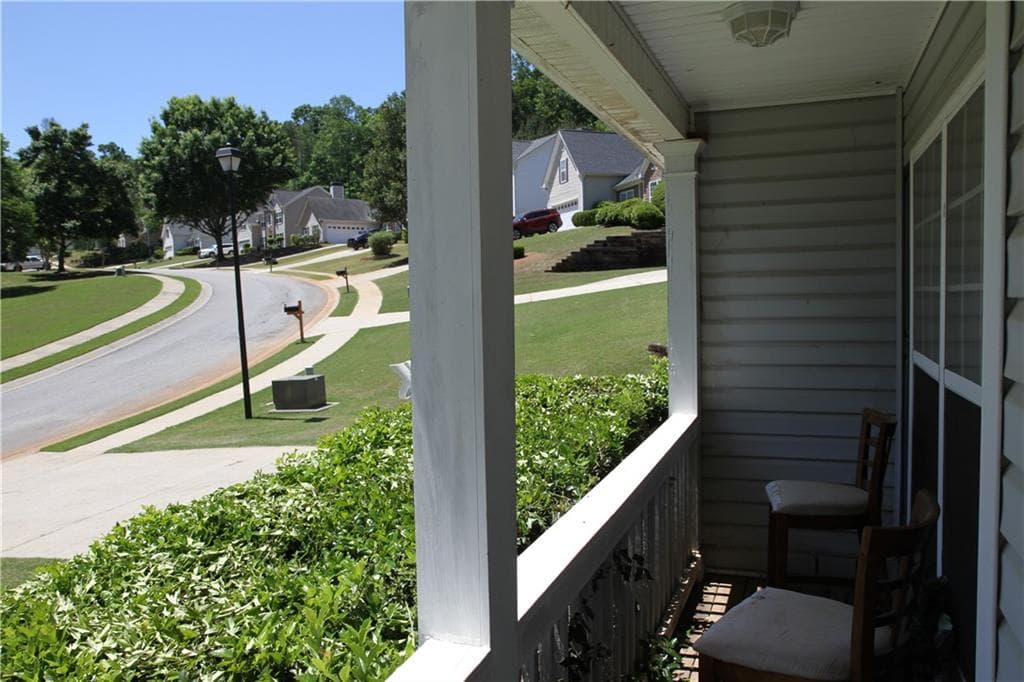 4 bedroom, 3 bathroom, 2,834 sq ft single family residence for sale at 7270 Litany Court, Flowery Branch, GA 30542 — photo 5