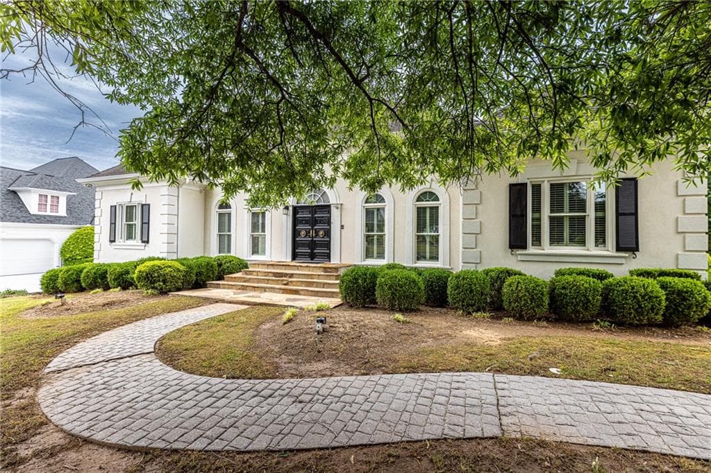 6 bedroom, 5 bathroom, 6,400 sq ft single family residence for sale at 5275 Northwater Way, Duluth, GA 30097 — photo 3