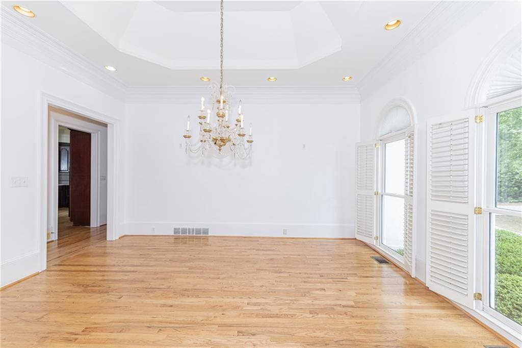 6 bedroom, 5 bathroom, 6,400 sq ft single family residence for sale at 5275 Northwater Way, Duluth, GA 30097 — photo 5