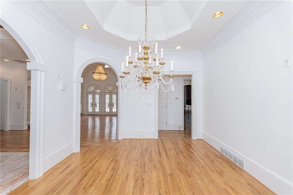 6 bedroom, 5 bathroom, 6,400 sq ft single family residence for sale at 5275 Northwater Way, Duluth, GA 30097 — photo 6