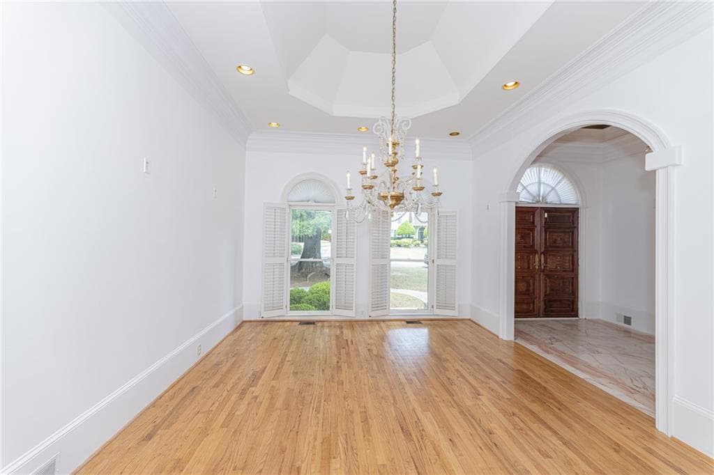 6 bedroom, 5 bathroom, 6,400 sq ft single family residence for sale at 5275 Northwater Way, Duluth, GA 30097 — photo 9