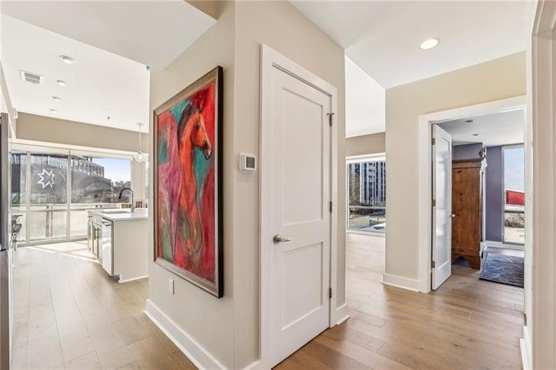2 bedroom, 2 bathroom, 1,450 sq ft condominium under contract at 1100 Howell Mill Road 414, Atlanta, GA 30318 — photo 3