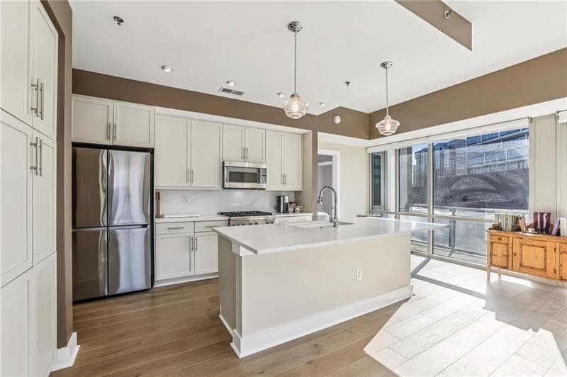 2 bedroom, 2 bathroom, 1,450 sq ft condominium under contract at 1100 Howell Mill Road 414, Atlanta, GA 30318 — photo 8