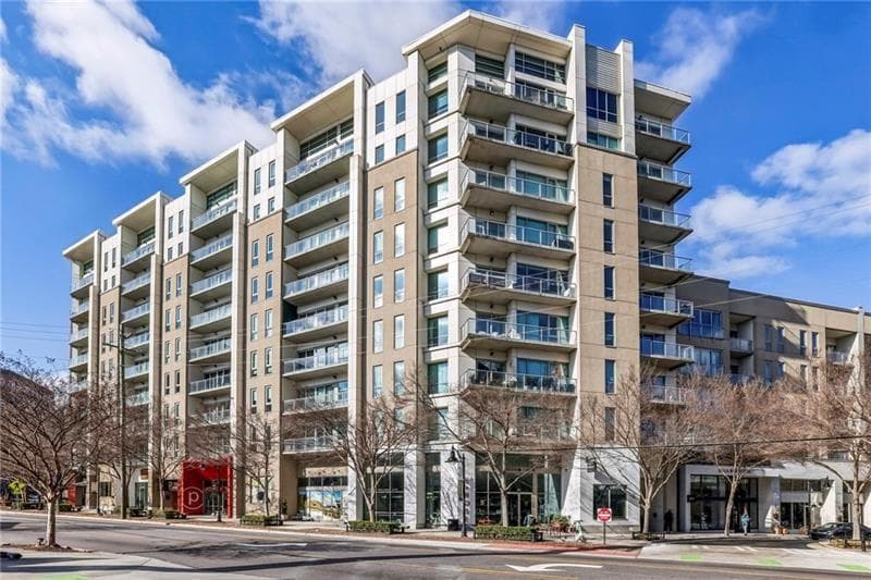 2 bedroom, 2 bathroom, 1,450 sq ft condominium under contract at 1100 Howell Mill Road 414, Atlanta, GA 30318