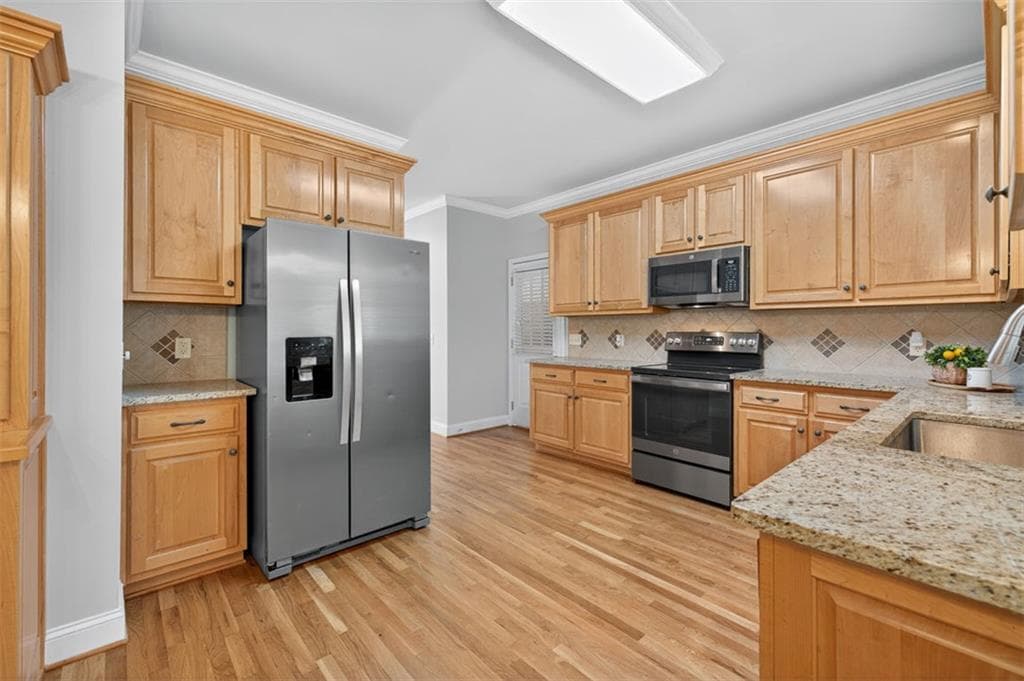 4 bedroom, 3 bathroom, 2,904 sq ft single family residence for sale at 5154 Maplewood Lane, Gainesville, GA 30504 — photo 3