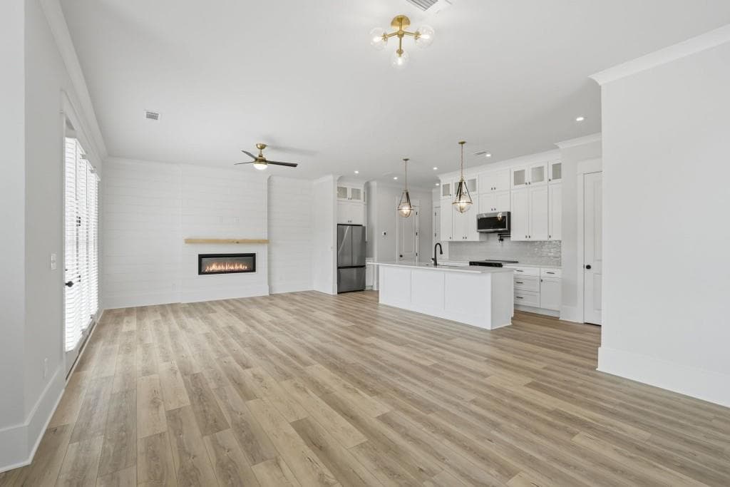 3 bedroom, 3 bathroom, 1,870 sq ft townhouse for rent at 39 Peony Street, Braselton, GA 30517 for $2,695 a month — photo 2
