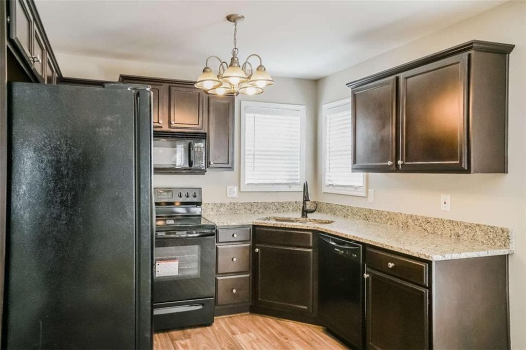 4 bedroom, 2 bathroom, 1,842 sq ft single family residence for sale at 9450 Pebble Creek Court, Villa Rica, GA 30180 — photo 8