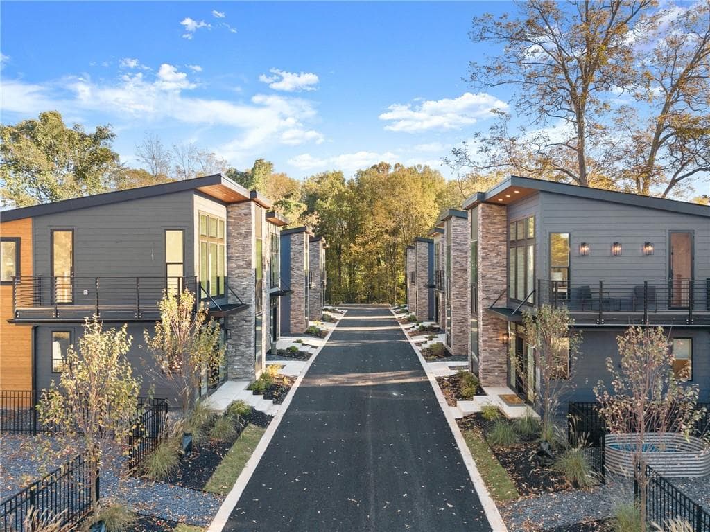 2 bedroom, 2 bathroom, 940 sq ft single family residence for sale at 510 Nightfire Court, Gainesville, GA 30501 — photo 4