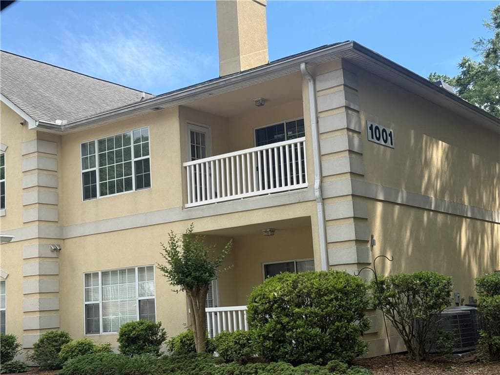 2 bedroom, 2 bathroom, 1,275 sq ft condominium for rent at 1001 Holly Drive 207, Gainesville, GA 30501 for $1,650 a month — photo 1 of 15