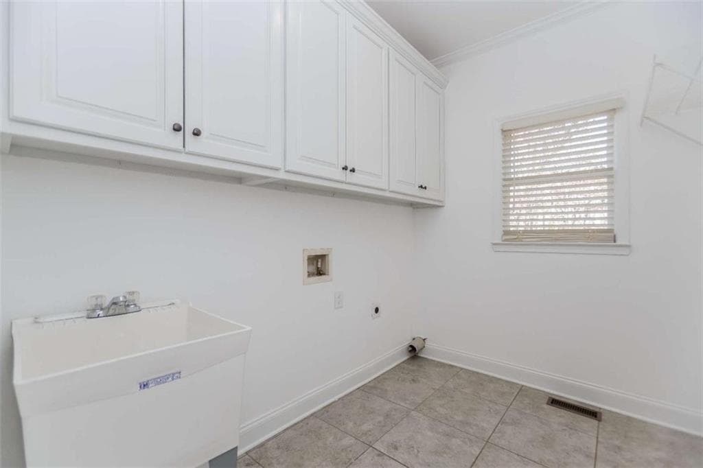 4 bedroom, 6 bathroom, 3,020 sq ft single family residence for sale at 4234 Quail Creek Drive, Flowery Branch, GA 30542 — photo 7
