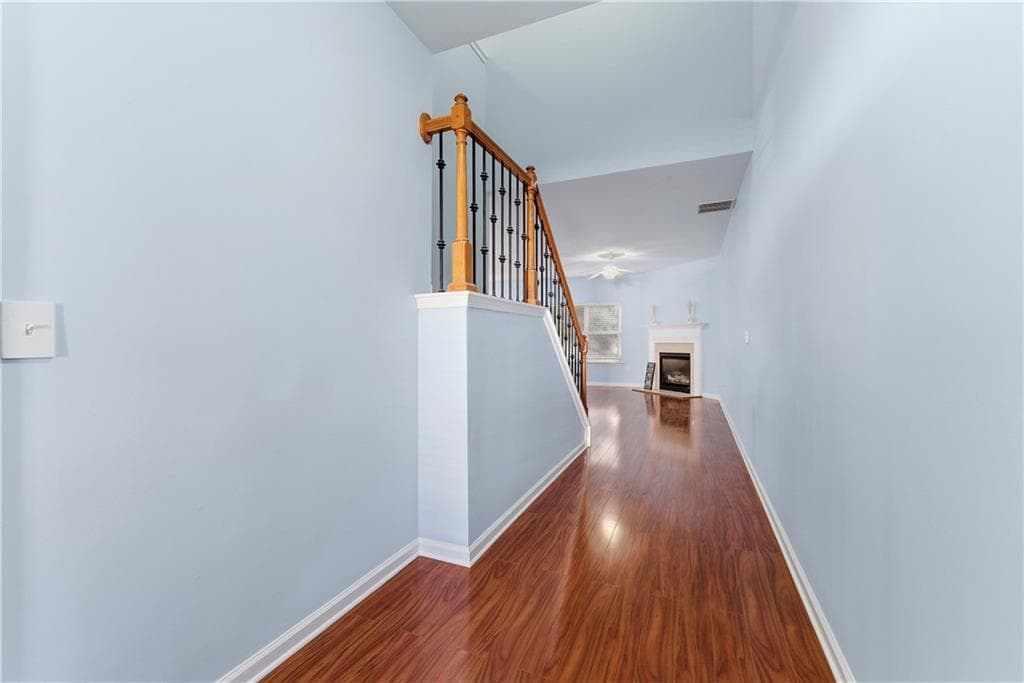 3 bedroom, 3 bathroom, 1,782 sq ft townhouse for sale at 3923 Snipes Court, Lilburn, GA 30047 — photo 2