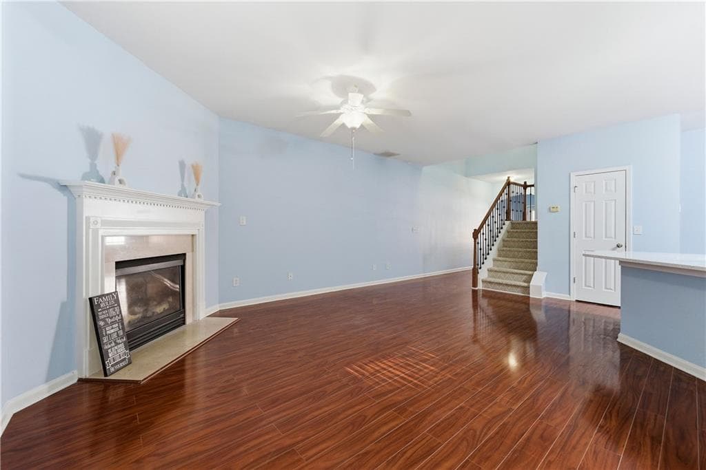 3 bedroom, 3 bathroom, 1,782 sq ft townhouse for sale at 3923 Snipes Court, Lilburn, GA 30047 — photo 6