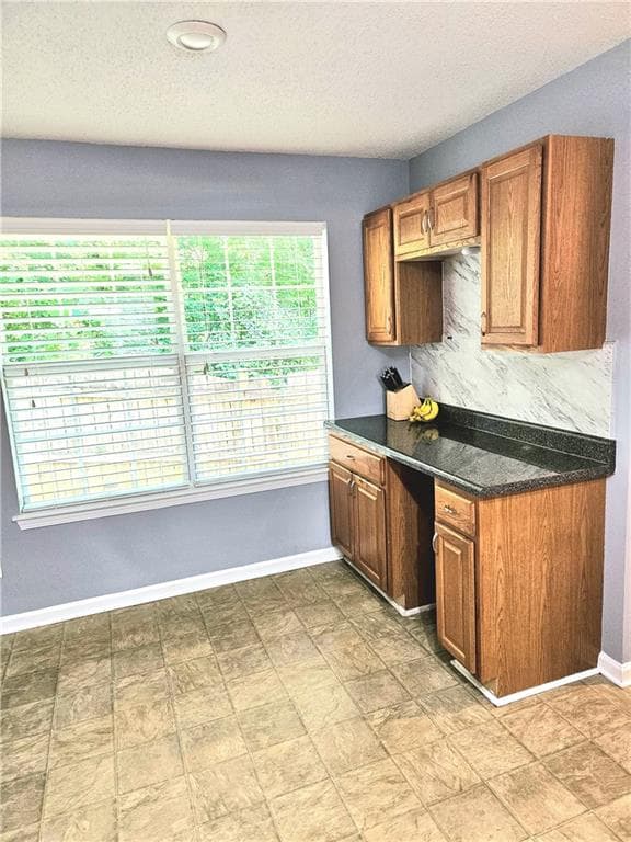 4 bedroom, 3 bathroom, 2,024 sq ft single family residence for sale at 6978 Foxmoor Way, Douglasville, GA 30134 — photo 5