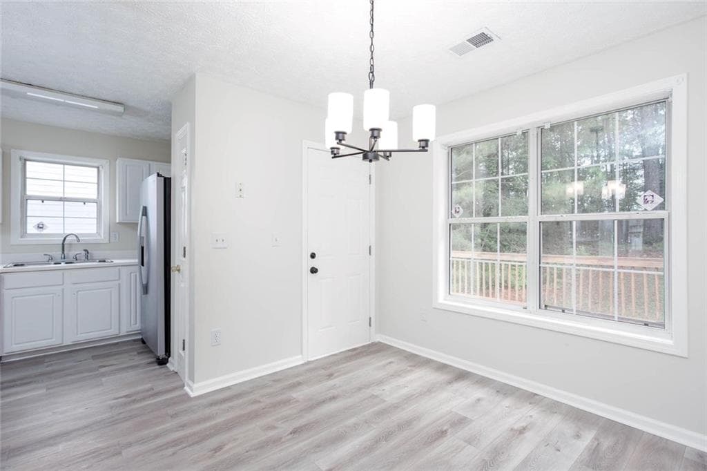 4 bedroom, 3 bathroom, 1,496 sq ft single family residence under contract at 1077 Athena Court, Acworth, GA 30101 — photo 8