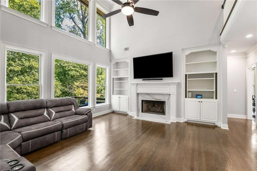 5 bedroom, 5 bathroom, 3,838 sq ft single family residence for sale at 220 Milano Drive, Atlanta, GA 30331 — photo 3